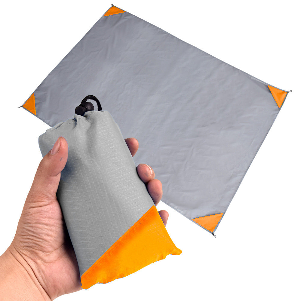 Outdoor Camping Mat Waterproof Convenient Foldable Polyester Checked Cloth